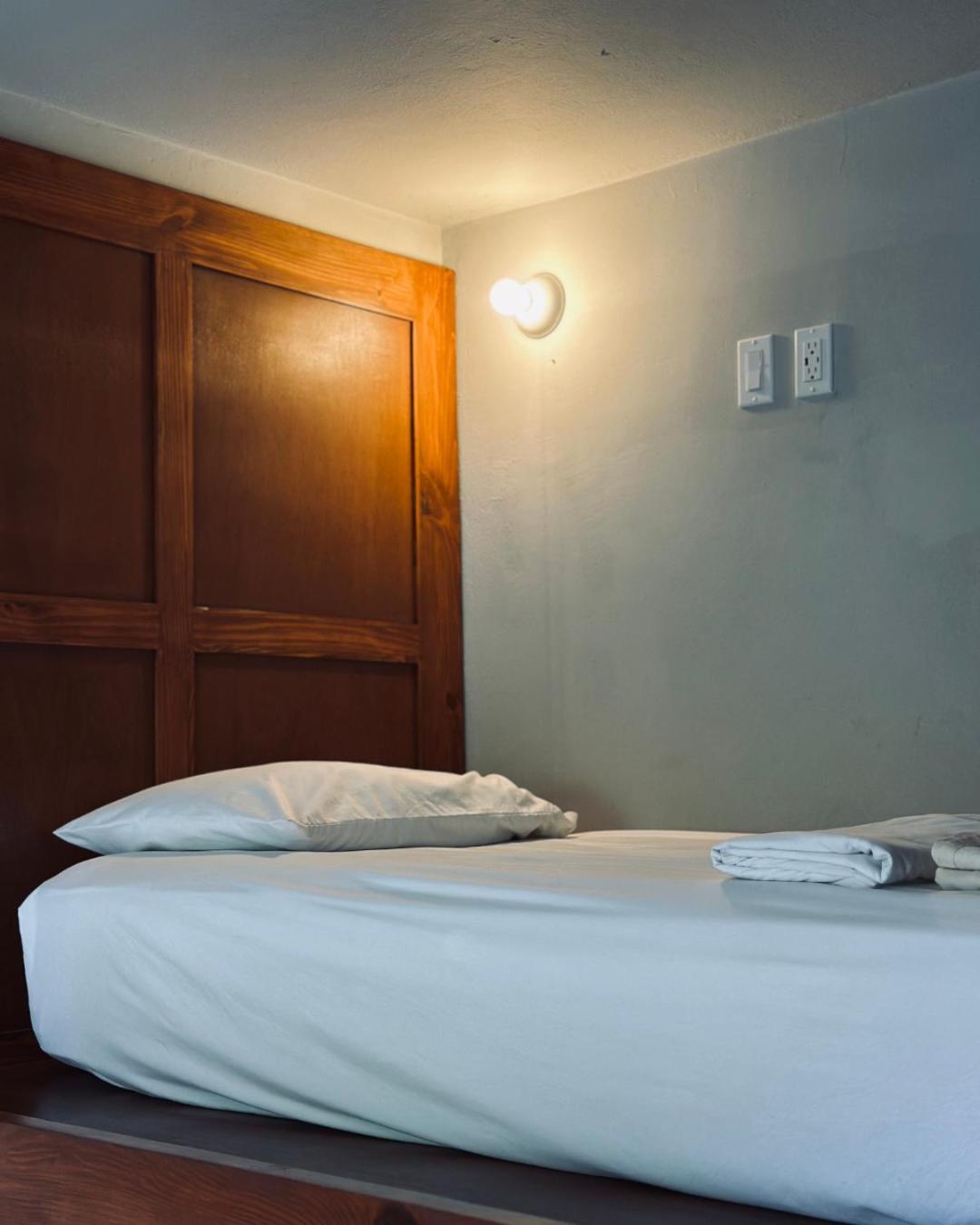 Single Bed 6-Bed Dormitory Room